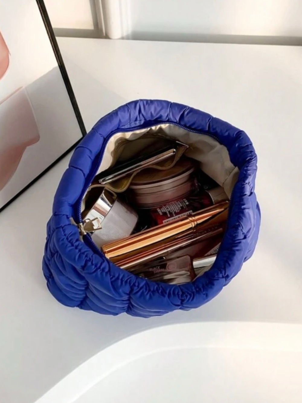 NWT Quilted Blue Puffer Makeup Bag Zipper Pouch Travel Clutch - Picture 5 of 12